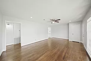 6718 Crestridge St, Houston, TX 77033 - Photo 7