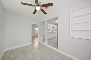 6718 Crestridge St, Houston, TX 77033 - Photo 11