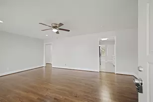 6718 Crestridge St, Houston, TX 77033 - Photo 3