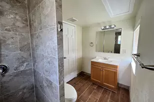 7607 Hemlock St, Houston, TX 77012 - Photo 11
