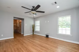 311 E 35th St, Houston, TX 77018 - Photo 11