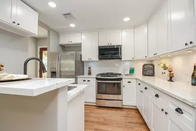 311 E 35th Street, Houston, TX 77018 - Photo 13