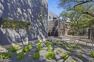 2412 Helena St, Houston, TX 77006 - Photo 43