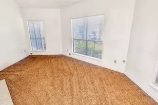 10102 Waterstone St, Houston, TX 77042 - Photo 11