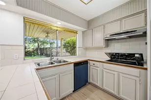 16202 Mill Point Dr, Houston, TX 77059 - Photo 13