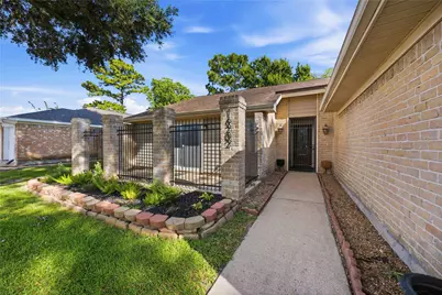16202 Mill Point Drive, Houston, TX 77059 - Photo 3