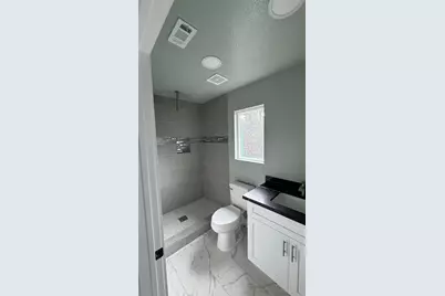 129 S 10th Street, Conroe, TX 77301 - Photo 17