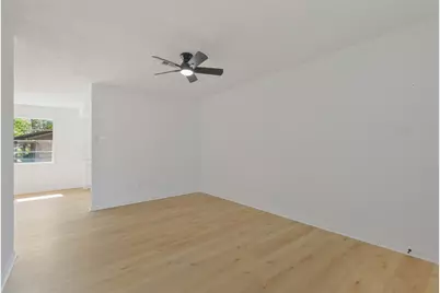 221 N Baron Street, Bellville, TX 77418 - Photo 11