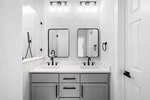 8056 Meadowbrook Dr, Houston, TX 77017 - Photo 21