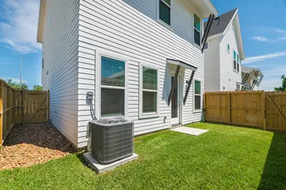 7613 Victory Reserve Street, Houston, TX 77088 - Photo 37