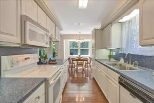 1403 Newport Blvd, League City, TX 77573 - Photo 7