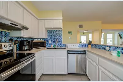 21225 Gulf Dr, Galveston, TX 77554 - Photo 9