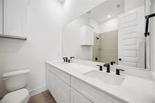 8103 Calhoun Rd, Houston, TX 77033 - Photo 15