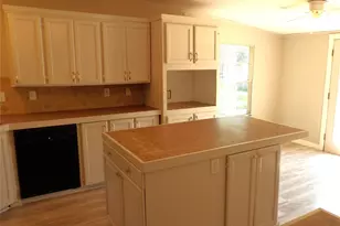 392 Pine St, Crockett, TX 75835 - Photo 9