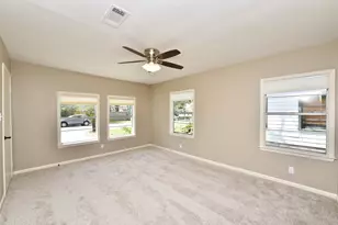 105 W Saunders St, League City, TX 77573 - Photo 17