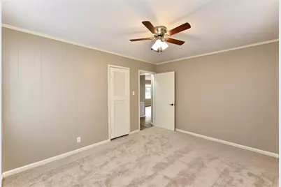 105 W Saunders Street, League City, TX 77573 - Photo 23
