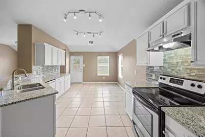 9510 Barr Spring Drive, Humble, TX 77396 - Photo 11