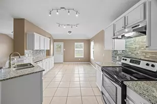 9510 Barr Spring Dr, Humble, TX 77396 - Photo 11