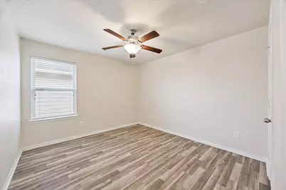 11718 Red Hummingbird Drive, Houston, TX 77047 - Photo 9