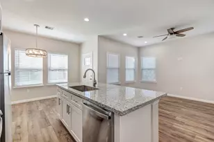 4837 Paula St, Houston, TX 77033 - Photo 9