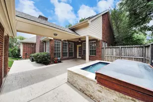 1003 Clarenda Falls Dr, Sugar Land, TX 77479 - Photo 5
