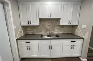 1409 20th St, Huntsville, TX 77340 - Photo 3