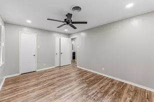 1409 20th St, Huntsville, TX 77340 - Photo 17