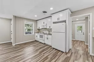 1409 20th St, Huntsville, TX 77340 - Photo 7