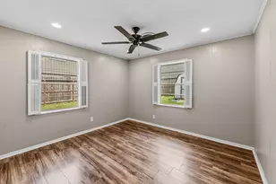 1409 20th St, Huntsville, TX 77340 - Photo 19