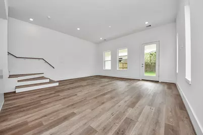 5612 Bertellis Lane, Houston, TX 77091 - Photo 7