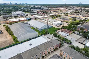 8715 Meadowcroft Dr, Houston, TX 77063 - Photo 29