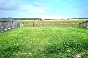 9110 St Laurent Ln, Houston, TX 77044 - Photo 13