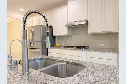 8611 Oakdale Bluff Court, Richmond, TX 77407 - Photo 11