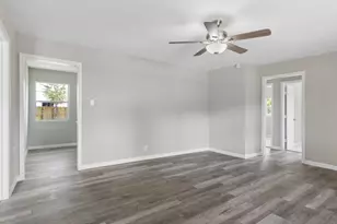 8539 Berndale St, Houston, TX 77029 - Photo 7