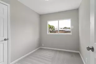 8539 Berndale St, Houston, TX 77029 - Photo 17