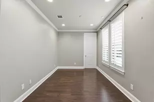 10933 Upland Park, Houston, TX 77043 - Photo 11