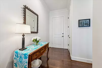 510 Lovett Boulevard #310, Houston, TX 77006 - Photo 9