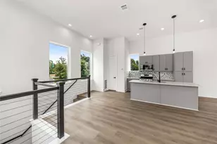 947 Green Meadow St, Houston, TX 77091 - Photo 7
