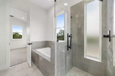 947 Green Meadow Street #B, Houston, TX 77091 - Photo 5