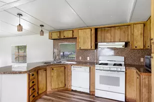 204 1/2 Kerry Rd, Highlands, TX 77562 - Photo 11