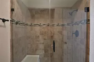 5005 Georgi Ln, Houston, TX 77092 - Photo 17