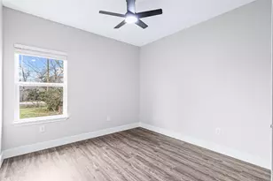 3821 Easy St, Houston, TX 77026 - Photo 9