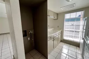 1042 W Village Ct, Pasadena, TX 77506 - Photo 13