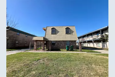 1042 W Village Court #C, Pasadena, TX 77506 - Photo 3