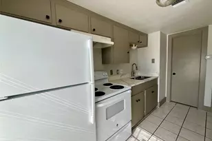 1042 W Village Ct, Pasadena, TX 77506 - Photo 11