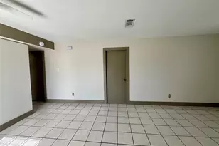 1042 W Village Ct, Pasadena, TX 77506 - Photo 7