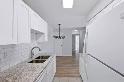 2750 Holly Hall Street #510, Houston, TX 77054 - Photo 9