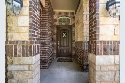 8992 S Comanche Circle, Willis, TX 77378 - Photo 3