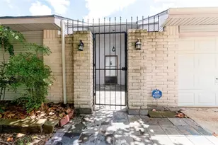 2527 Colonial Ridge Dr, Friendswood, TX 77546 - Photo 3