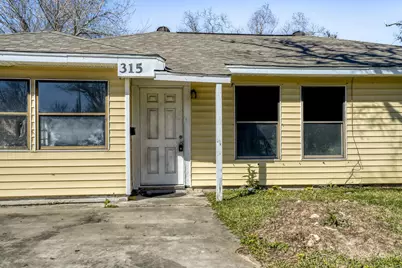 315 Acacia Street, Lake Jackson, TX 77566 - Photo 3